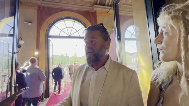 I teatret for at opleve hustruen i rollen som Margrethe II