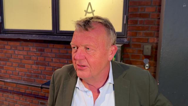 Lars Løkke tiltrækkes af de kulørte lamper