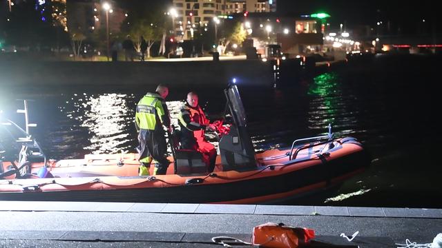 Mand reddet op af vandet i Aalborg. 