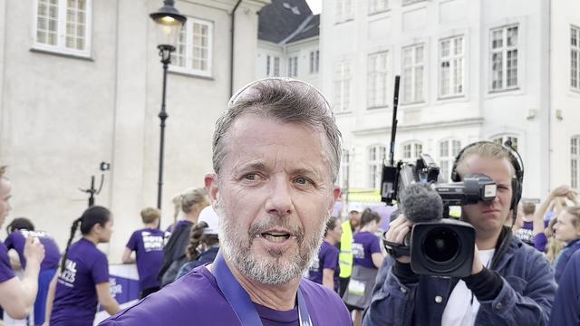 Frederik kommer i mål Royal Run